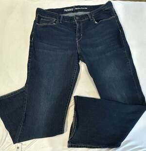 758 Signature by Levi Strauss & Co. Modern Boot Cut Jeans